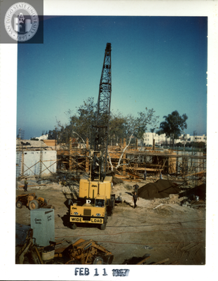 Crane places sycamore tree at Aztec Center, 1967