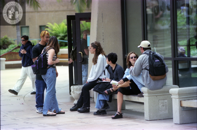 Students enter Infodome, 1996