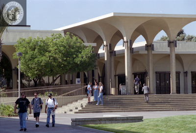 Students in front of Aztec Center, 1996