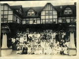 Normal School group visits Stratford Inn, 1919