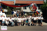 Group portrait of people in Pride parade lineup, 1999