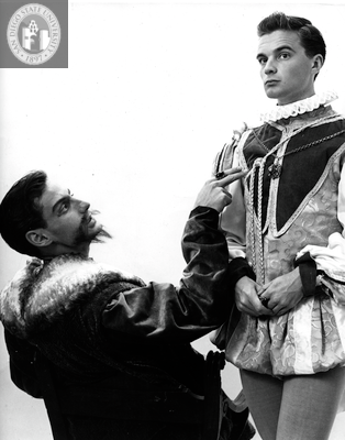 Two unidentified actors in Hamlet, 1955
