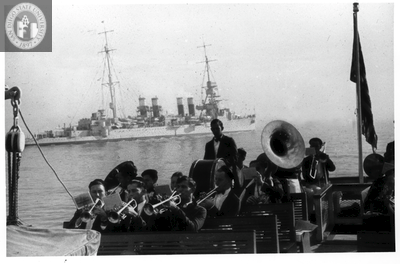 Band welcoming the fleet, 1908