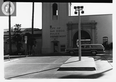 Exterior of City of SDPD during Gay Liberation Front picket at SDPD, 1971