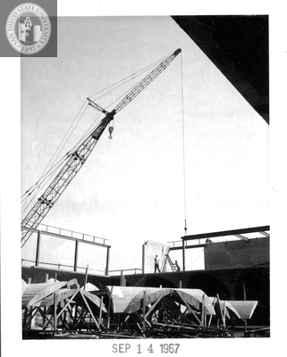 Multipurpose room, erecting framework, Aztec Center, 1967