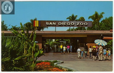 Entrance to the San Diego Zoo, with people