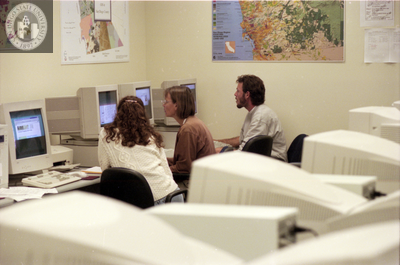 Students collaborate in computer laboratory, 1996
