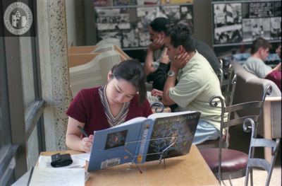 Students study and use computers at Aztec Center, 1996