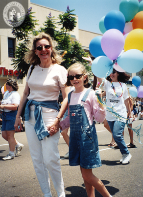 Pride parade watchers, 1998