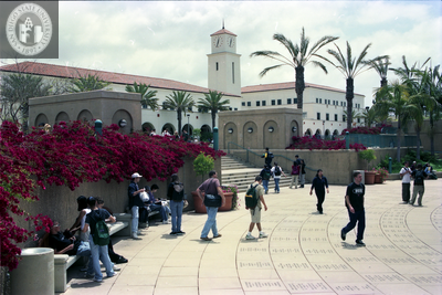 Students at main entrance to Library, 1996