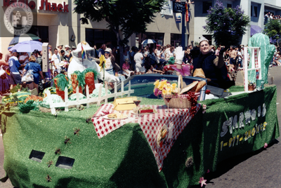 "Starwood Pest Control" float in Pride parade, 1999
